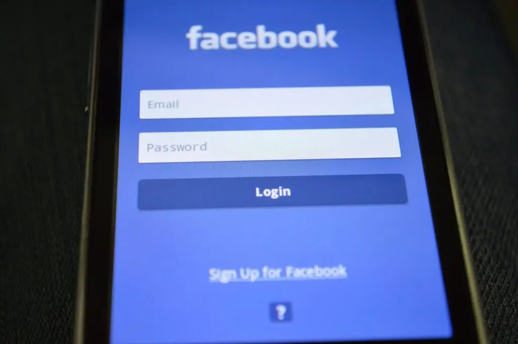 Hjälp med återställning av Facebook-konto