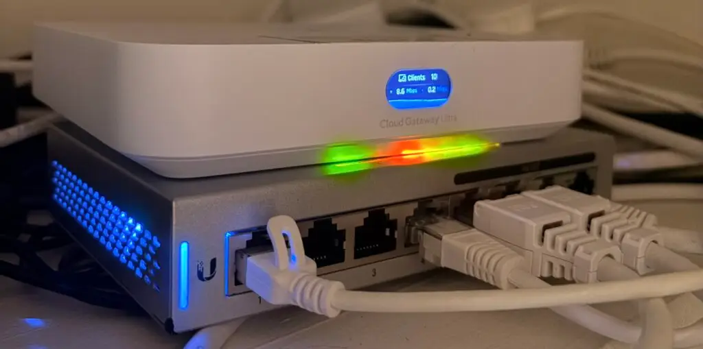 Uppdatering av UniFi-nätverk i Täby med Cloud Gateway Ultra