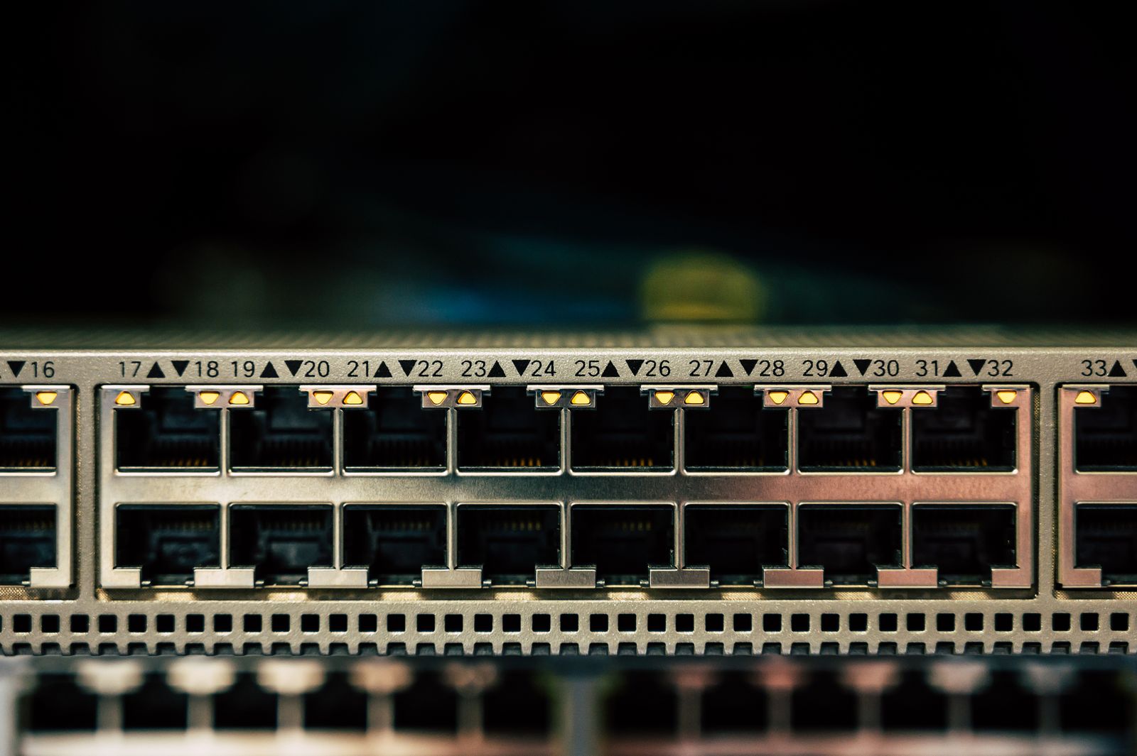 Patchpaneler och rackmontering